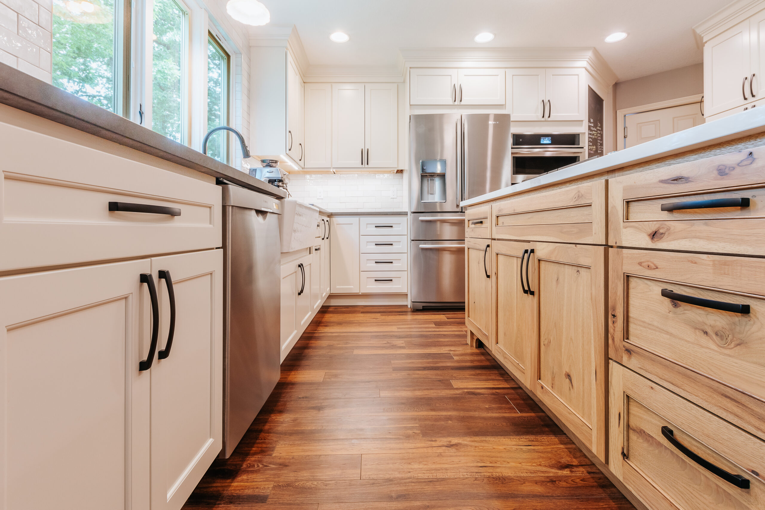 Painted Vs. Stained Kitchen Cabinets: Which one is right for you?